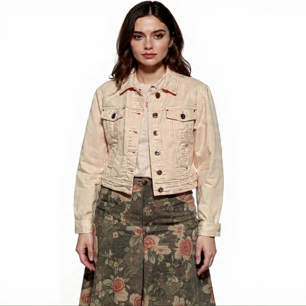 M🌸Chic Light Pink Denim Jacket Color Distressed